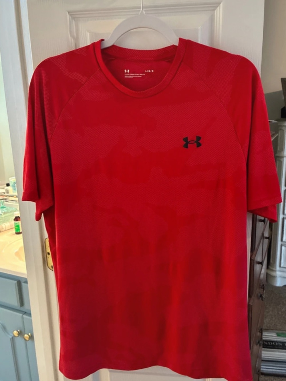 Under Armour Men’s Tech Red Short-Sleeve Performance Shirt SZ L